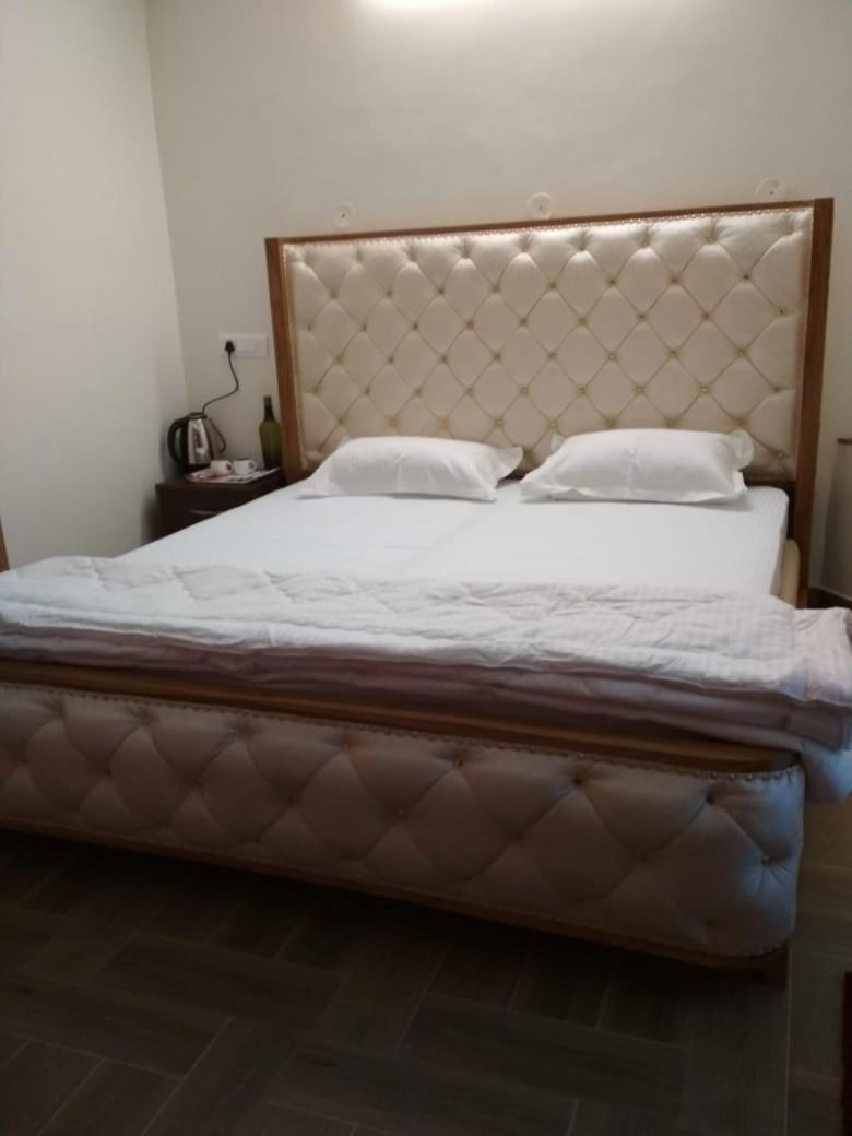 Villa Rohit Den Shimla Esterno foto